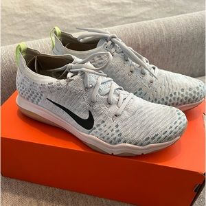 Nike Air Zoom Fearless FK Lux Women’s Size 8 Color Gray
